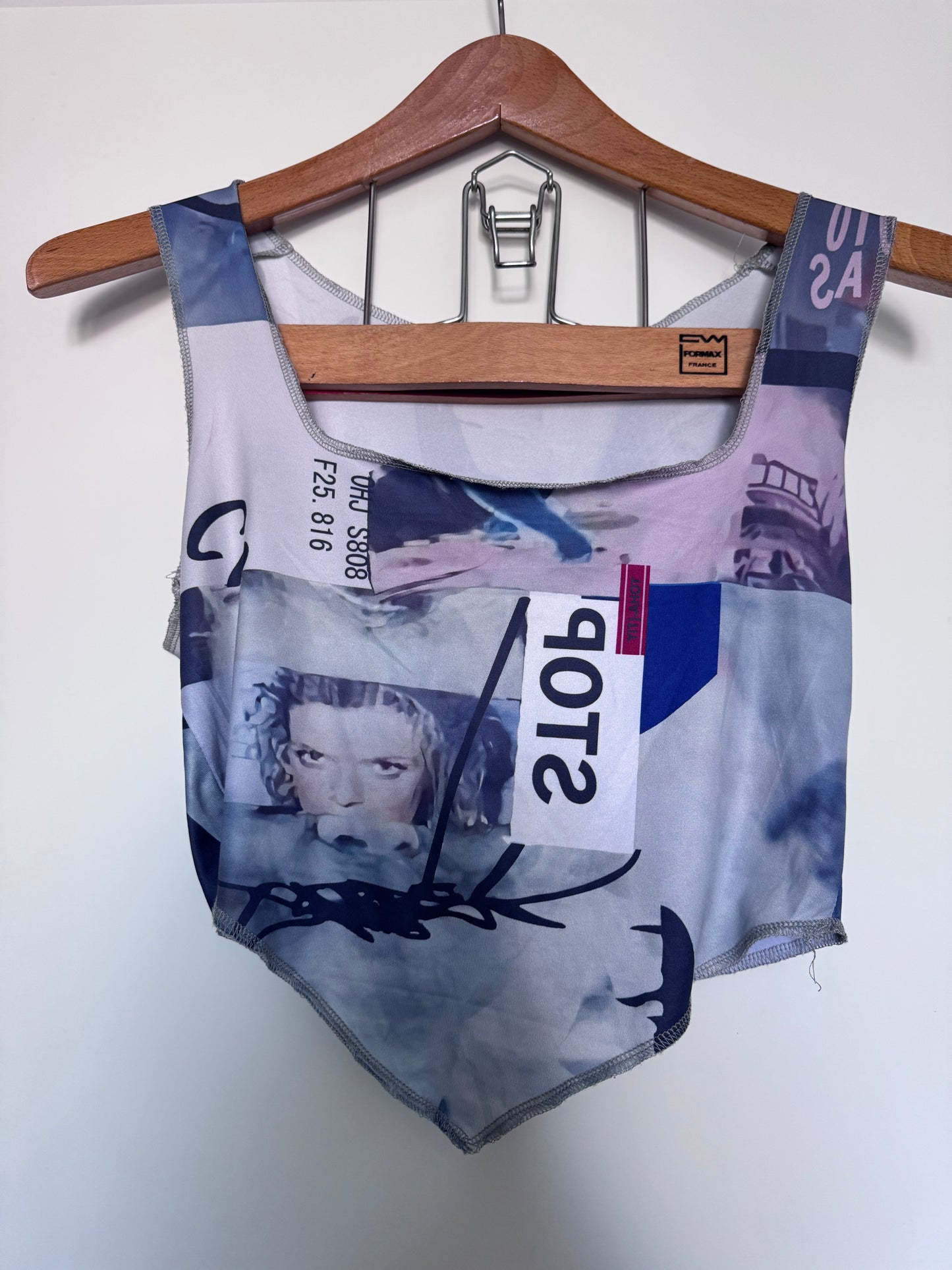 Top asymétrique imprimé graphique Y2K – Taille S – Style streetwear