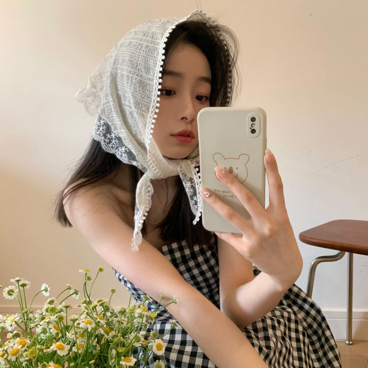 FOULARD EN DENTELLE RETRO