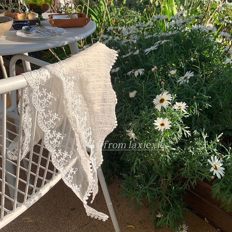 FOULARD EN DENTELLE RETRO