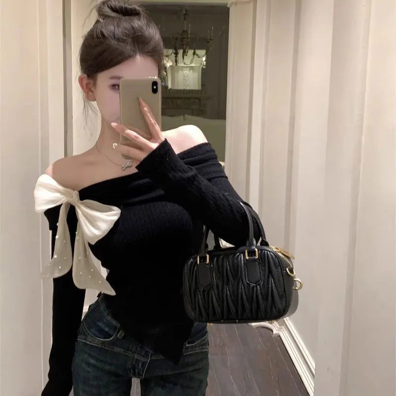 HAUT SLIM A NOEUD -EPAULES DENUDEES CHIC ET RETRO
