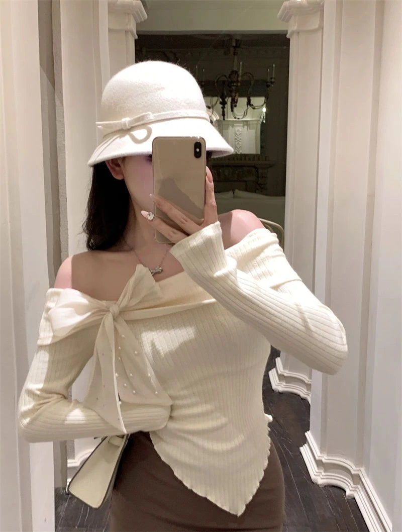 HAUT SLIM A NOEUD -EPAULES DENUDEES CHIC ET RETRO