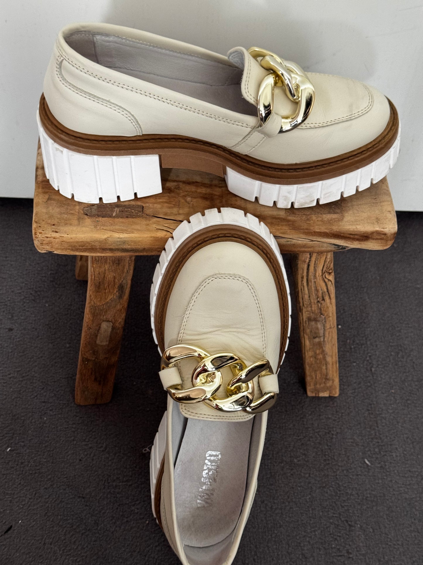 Mocassins Plateforme Cuir Blanc – Chaîne Dorée – Made in Italy – Taille 37