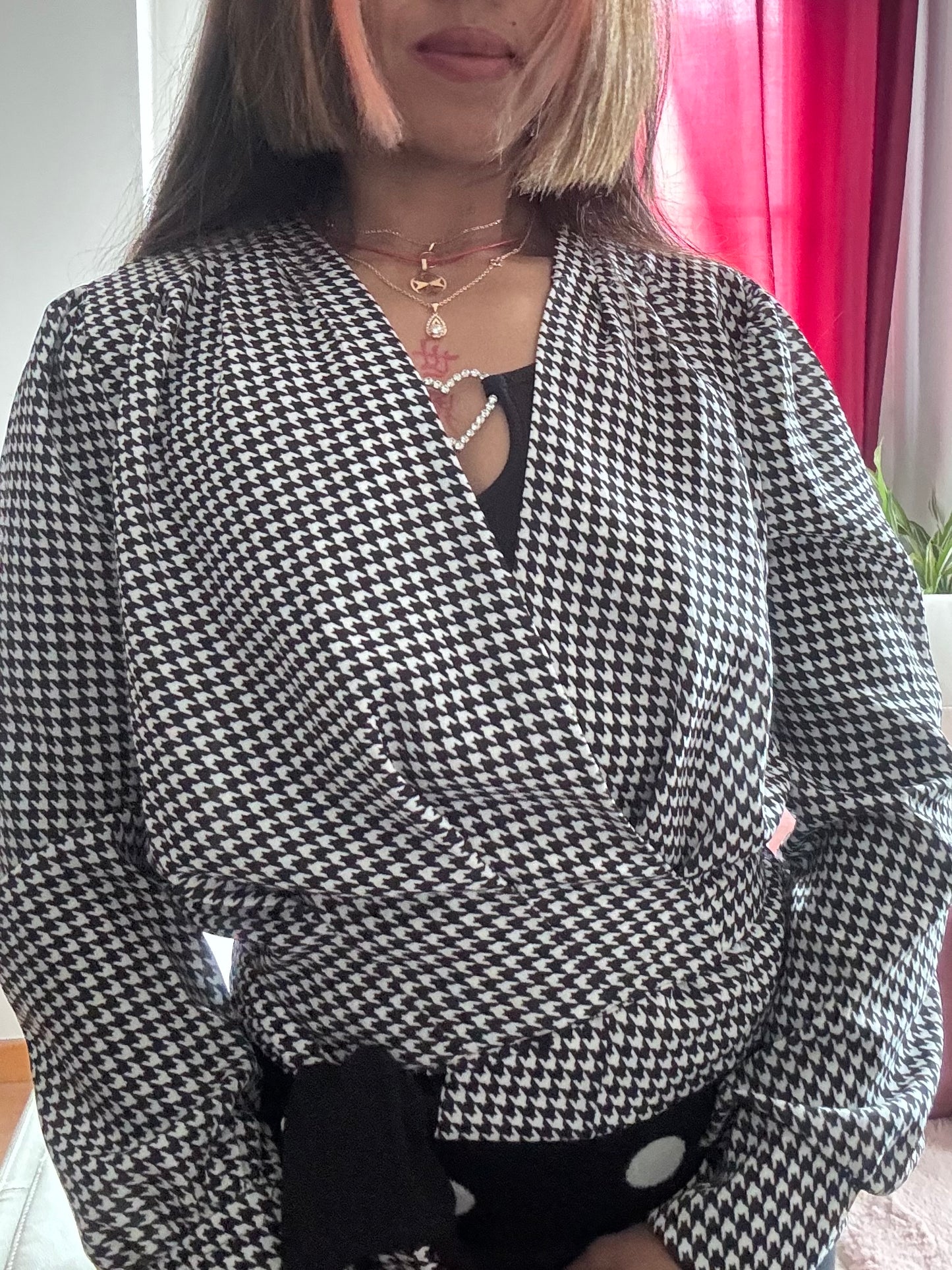 Top Vintage Cache-Cœur Made in Italy – Élégance Rétro Noir & Blanc