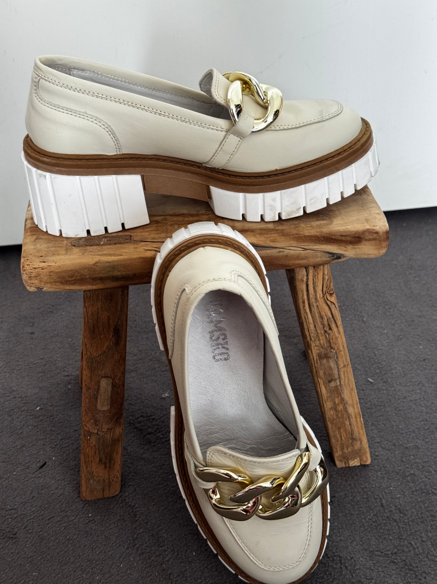 Mocassins Plateforme Cuir Blanc – Chaîne Dorée – Made in Italy – Taille 37