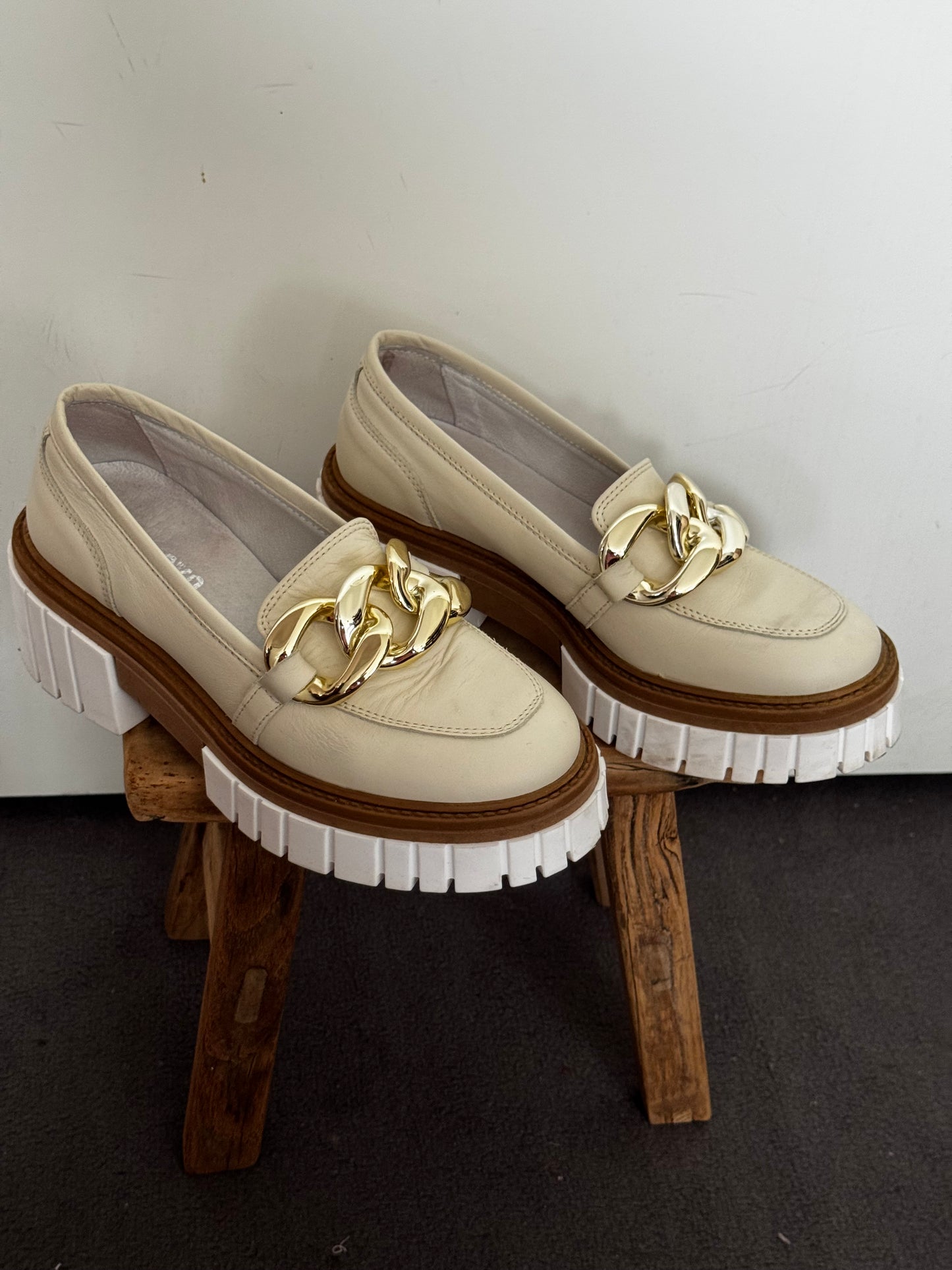 Mocassins Plateforme Cuir Blanc – Chaîne Dorée – Made in Italy – Taille 37