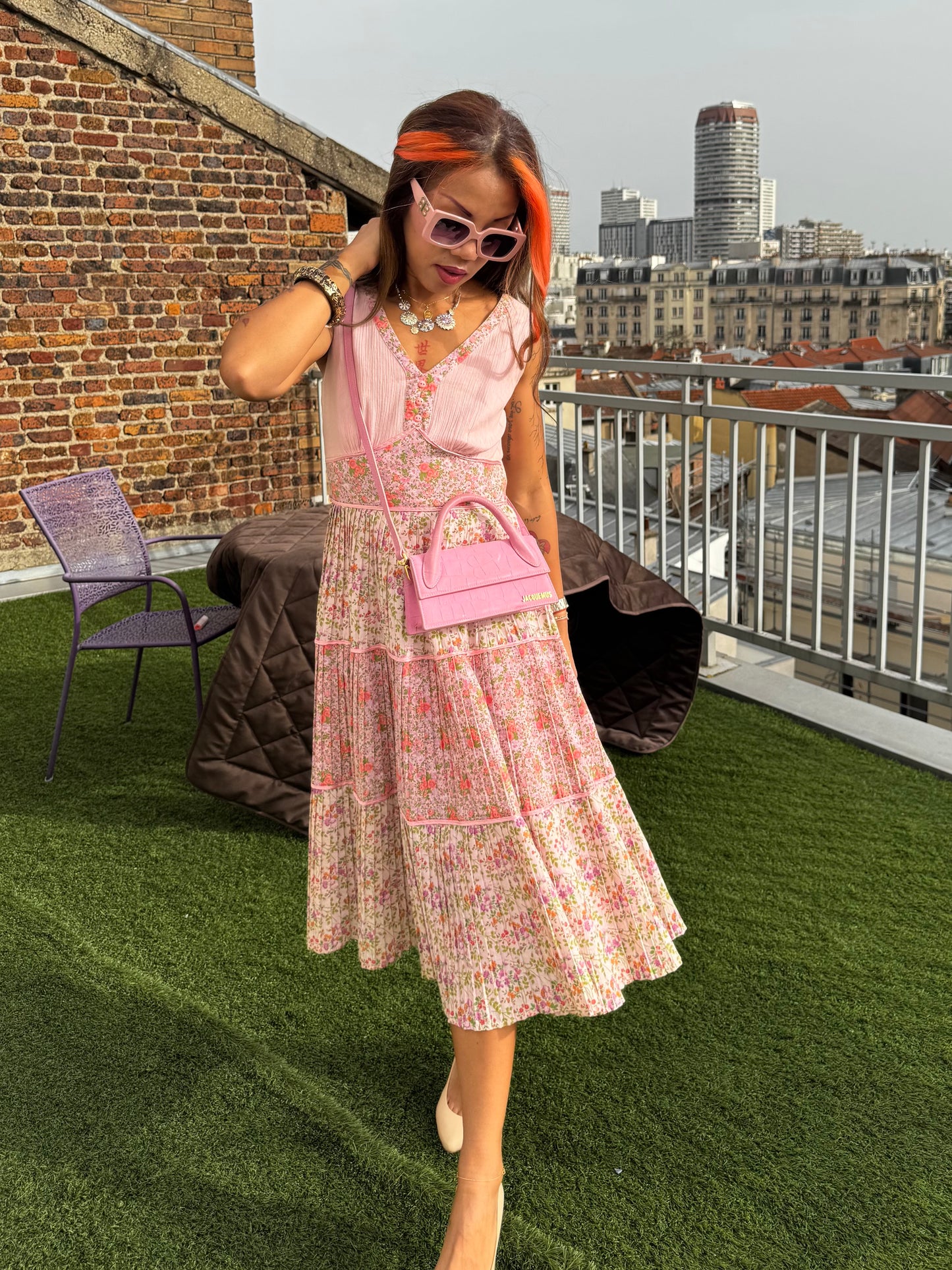 Robe vintage fleurie rose – robe romantique plissée style parisien