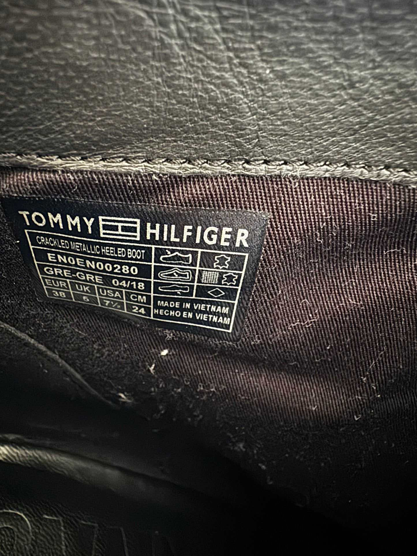 Bottines Tommy Hilfiger cuir argenté – talon design – style vintage chic