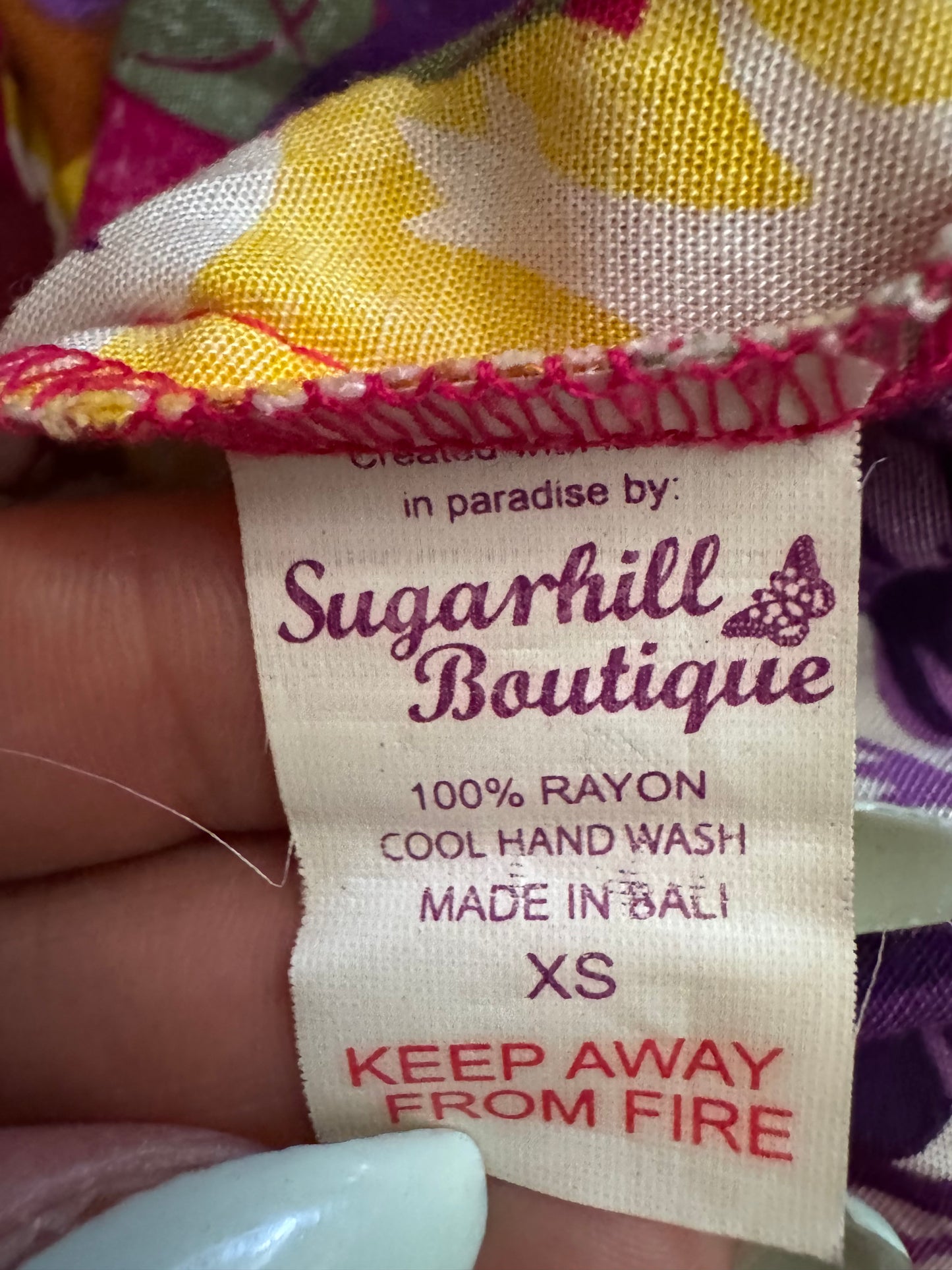 Robe asymétrique fleurie Sugarhill Boutique – Made in Indonesia