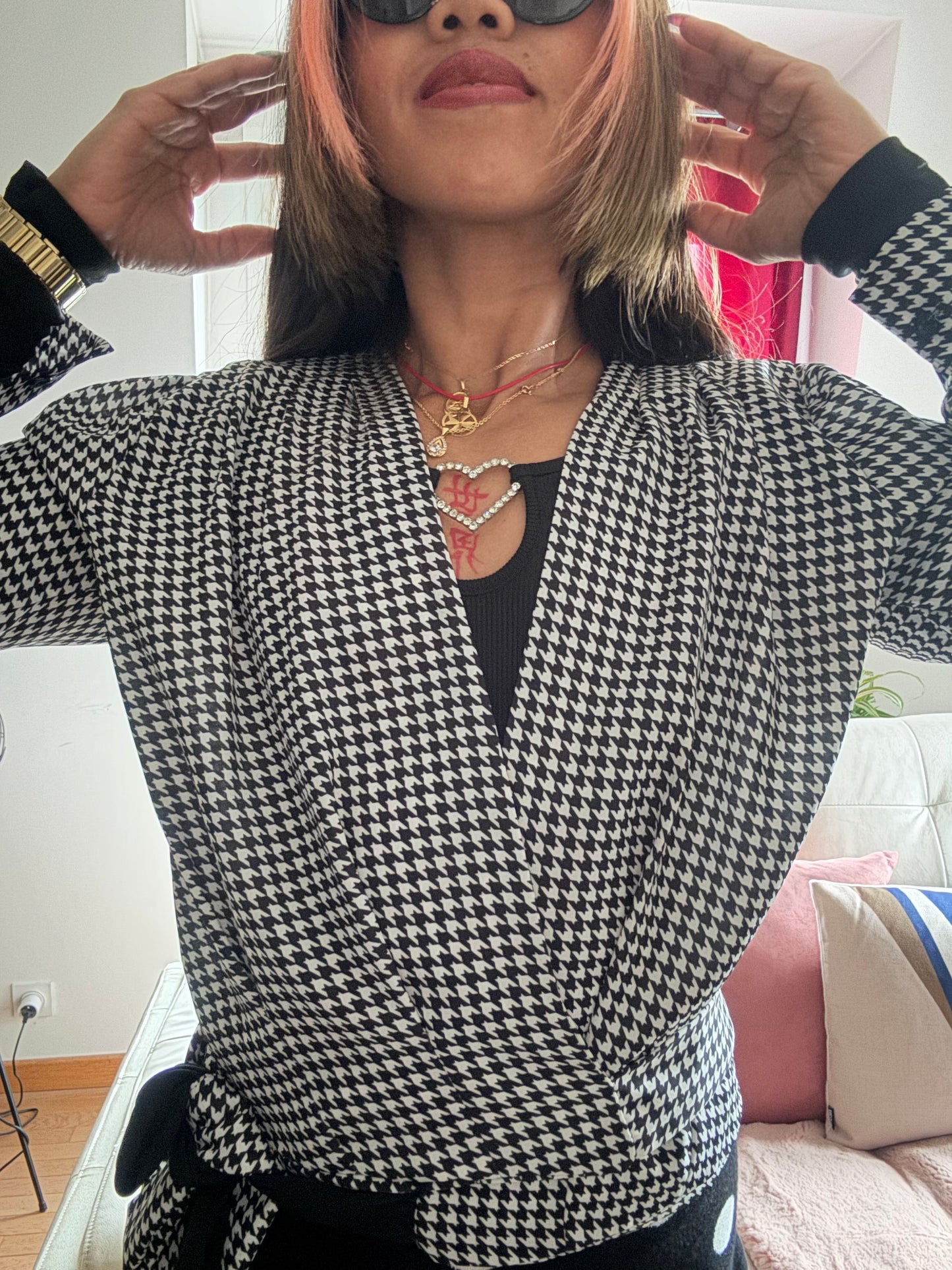 Top Vintage Cache-Cœur Made in Italy – Élégance Rétro Noir & Blanc