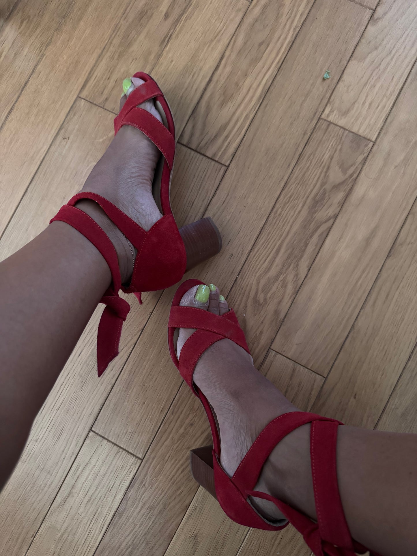 Sandales Bobbies rouges en cuir véritable – Talon carré – Made in Portugal