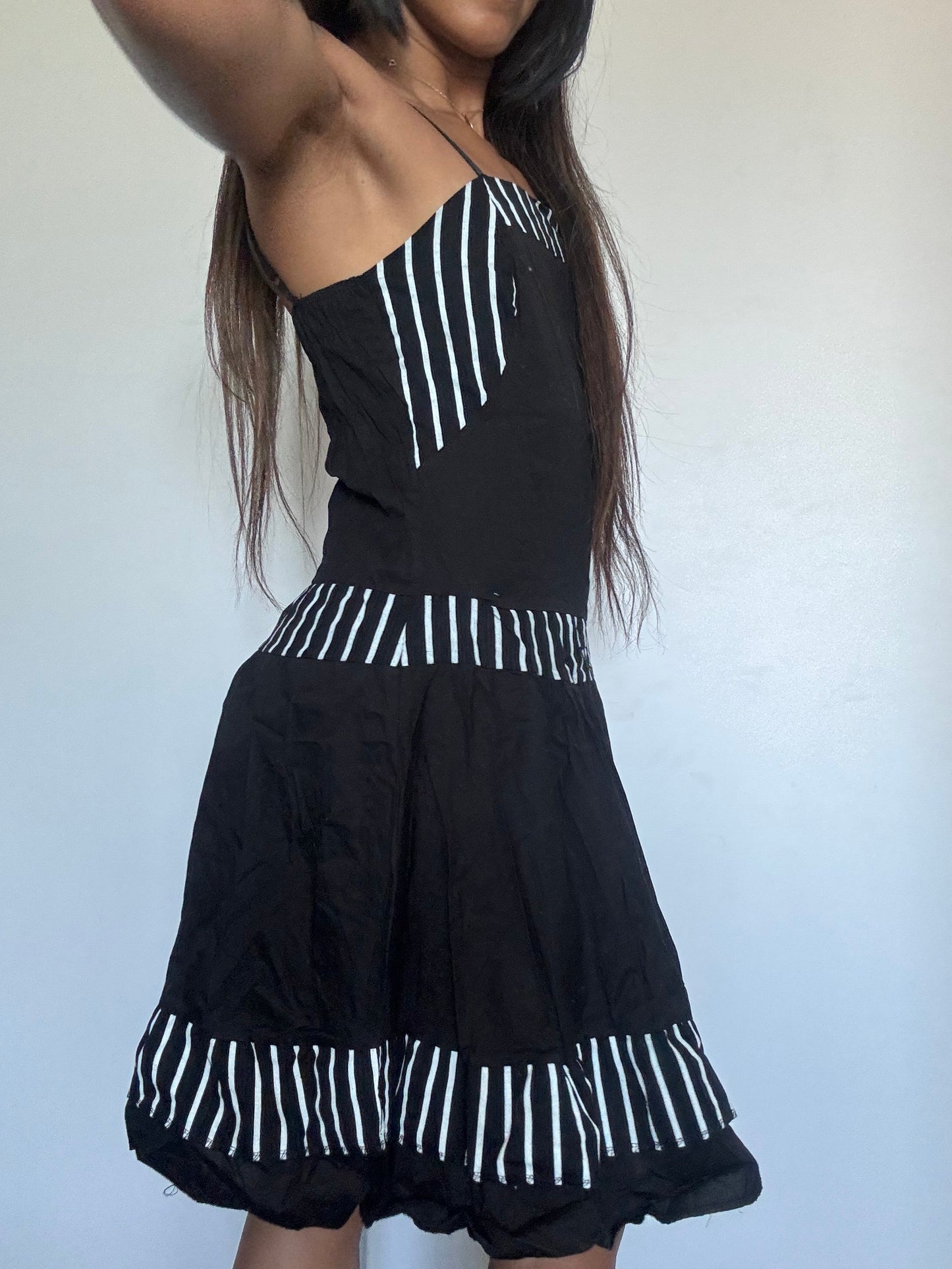 Robe noire Y2K Made in Italy – Bretelles réglables – Taille Unique