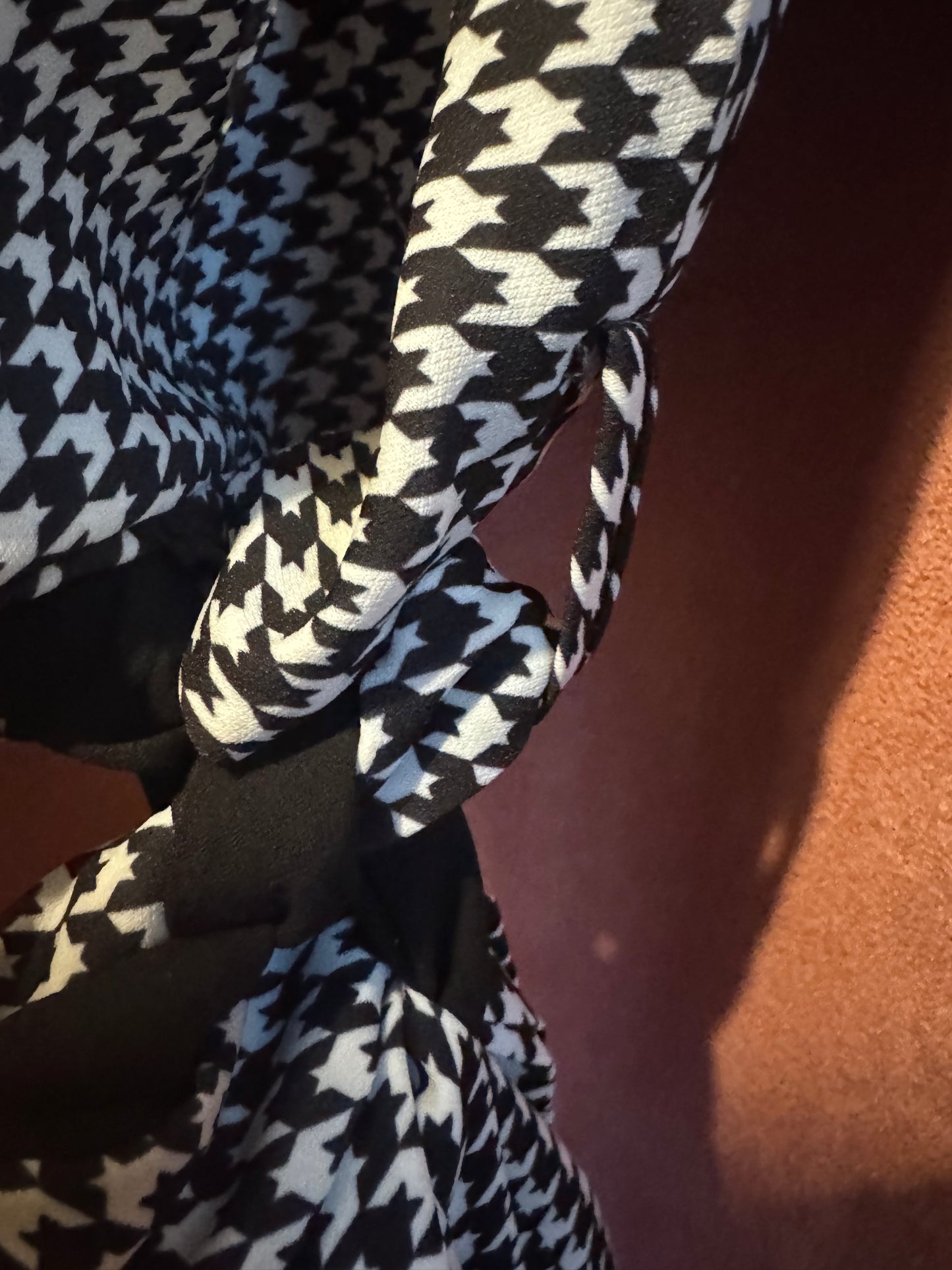 Top Vintage Cache-Cœur Made in Italy – Élégance Rétro Noir & Blanc