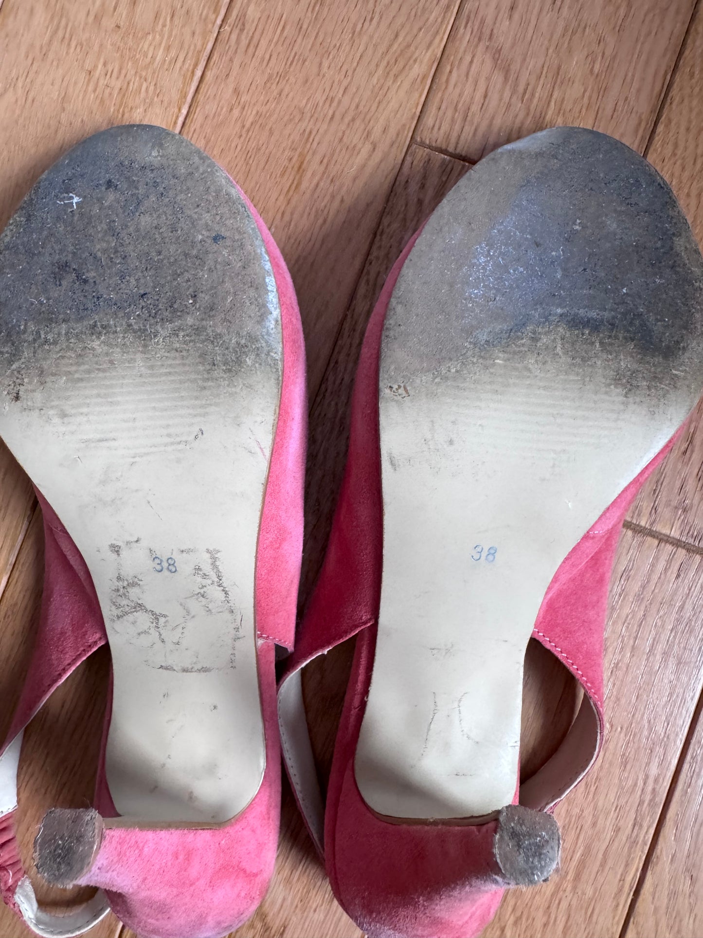 Escarpins vintage André en cuir rose fuchsia – Made in Tunisia – Taille 38
