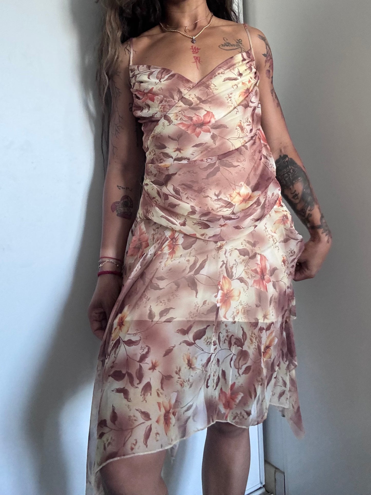 Robe asymétrique fleurie New Style Fashion – Taille S