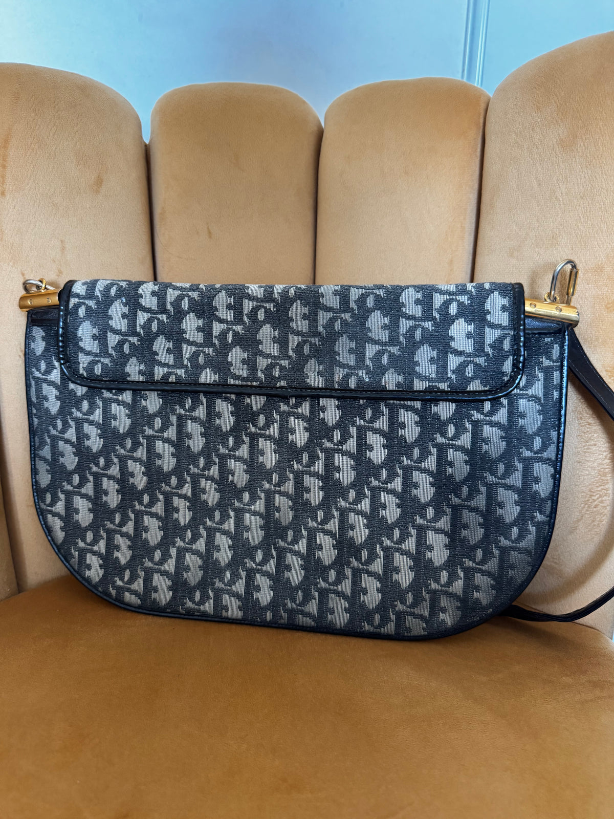 Sac Besace Christian Dior Vintage – Monogramme Trotter Oblique Bleu Marine & Boucle CD