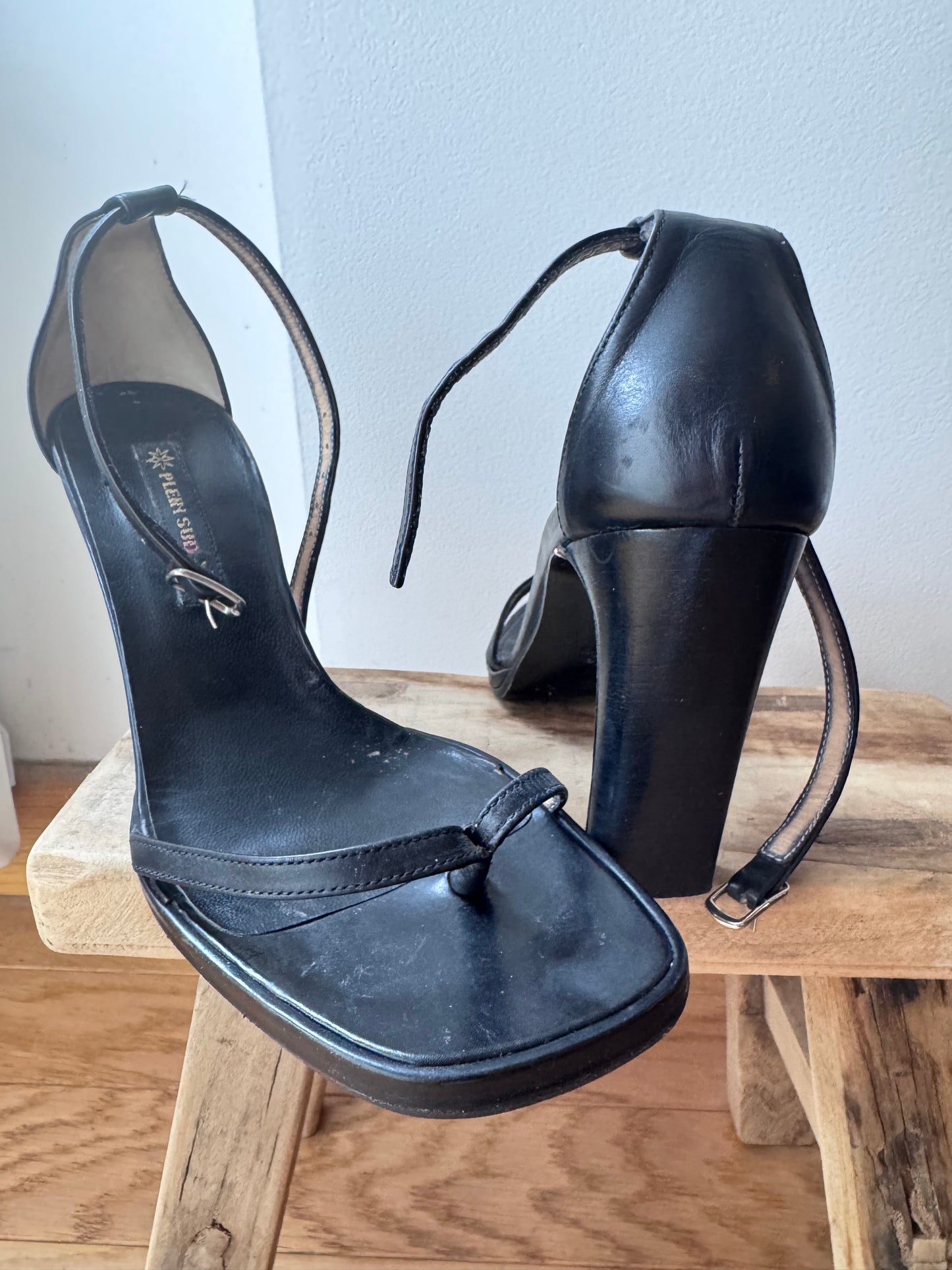 Sandales talons cuir noir Plein Sud made in Italy – taille 37