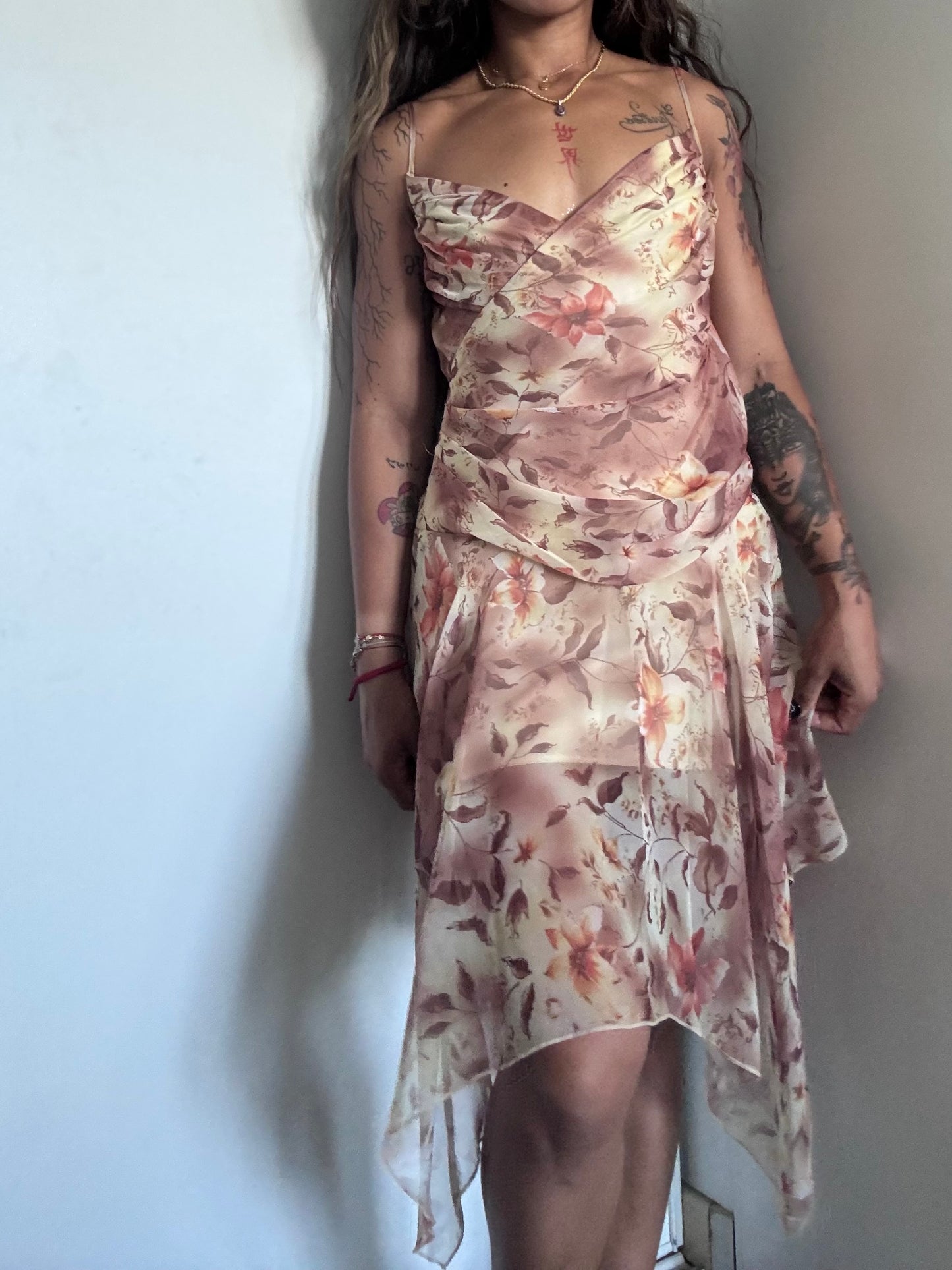 Robe asymétrique fleurie New Style Fashion – Taille S