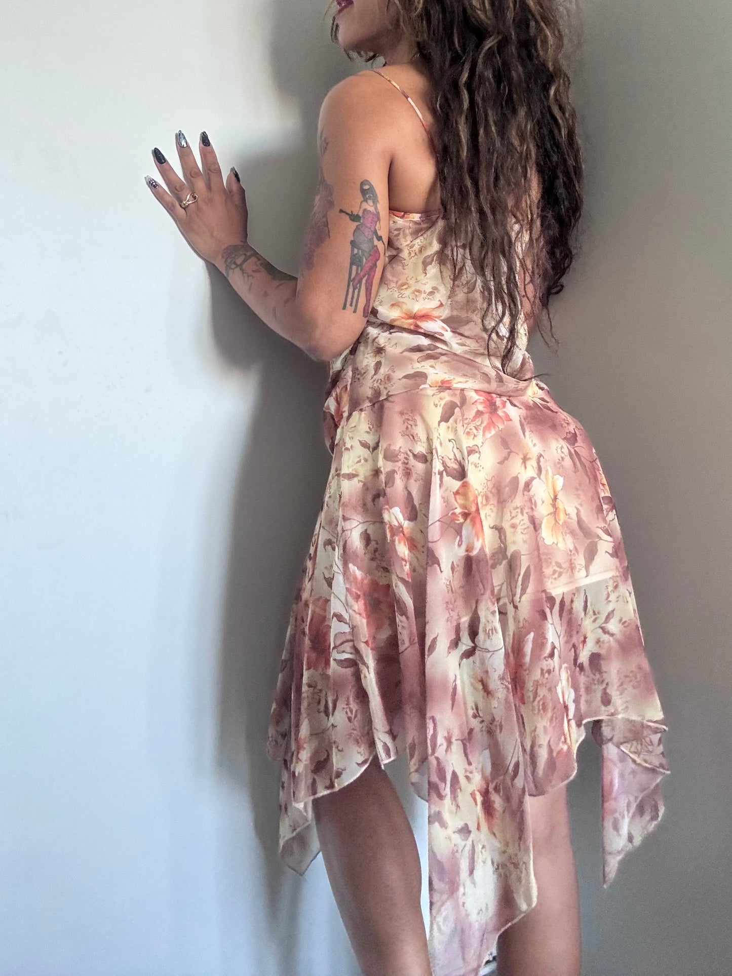 Robe asymétrique fleurie New Style Fashion – Taille S