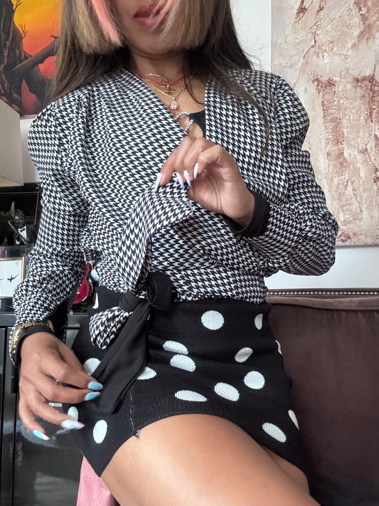 Top Vintage Cache-Cœur Made in Italy – Élégance Rétro Noir & Blanc