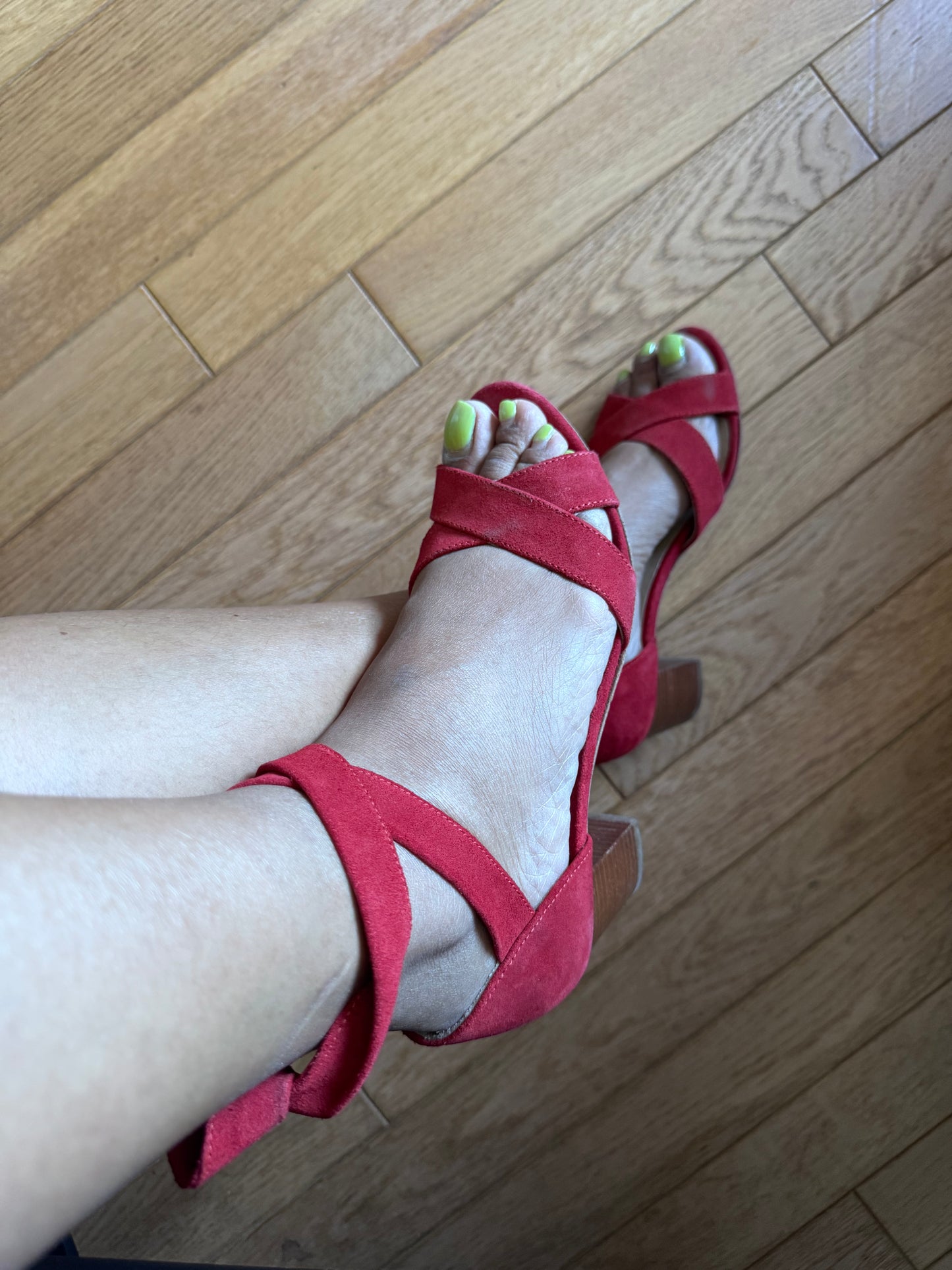 Sandales Bobbies rouges en cuir véritable – Talon carré – Made in Portugal