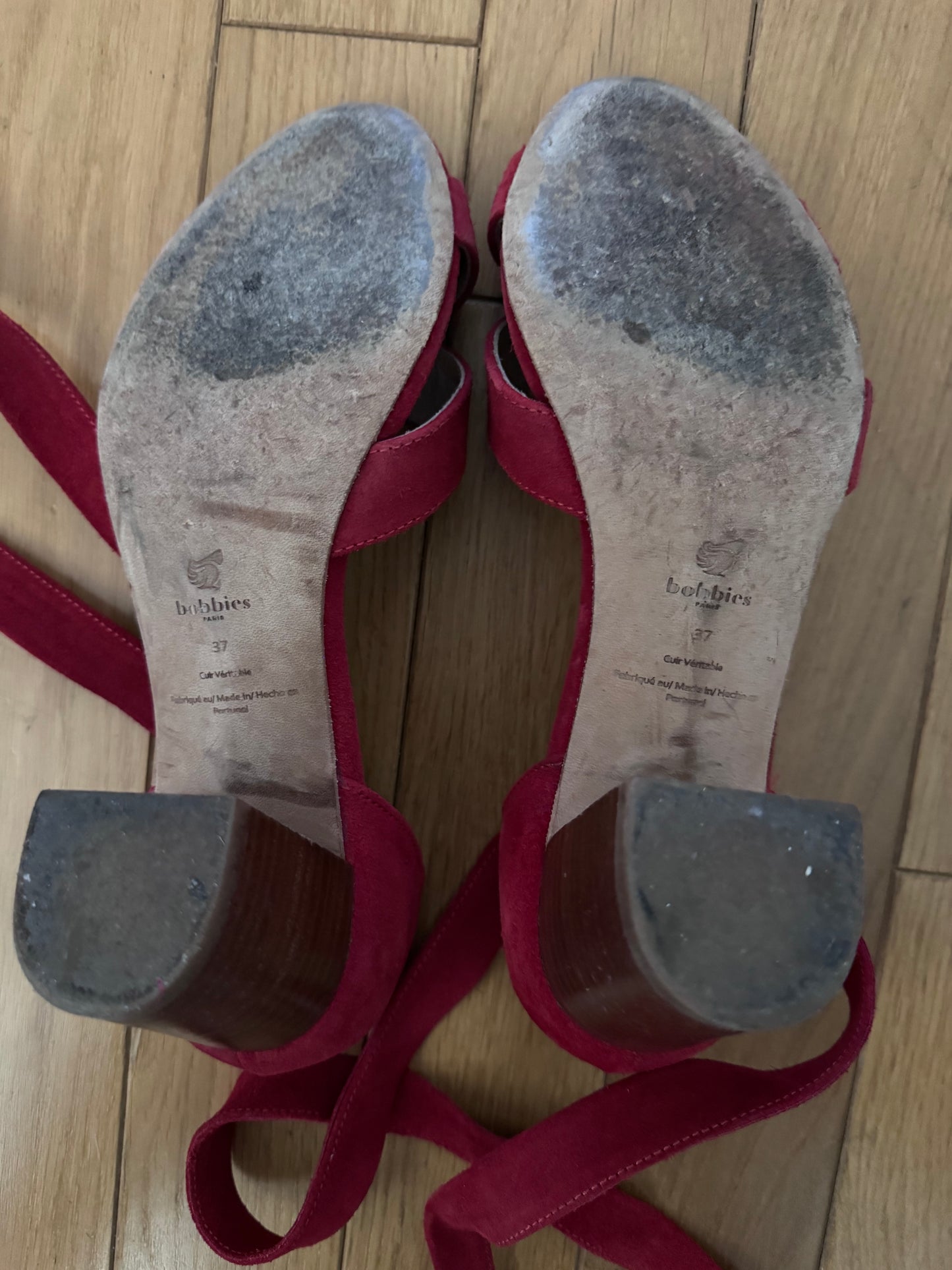Sandales Bobbies rouges en cuir véritable – Talon carré – Made in Portugal