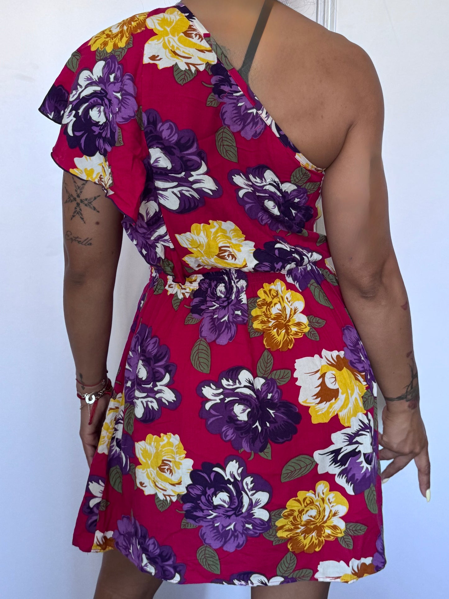 Robe asymétrique fleurie Sugarhill Boutique – Made in Indonesia