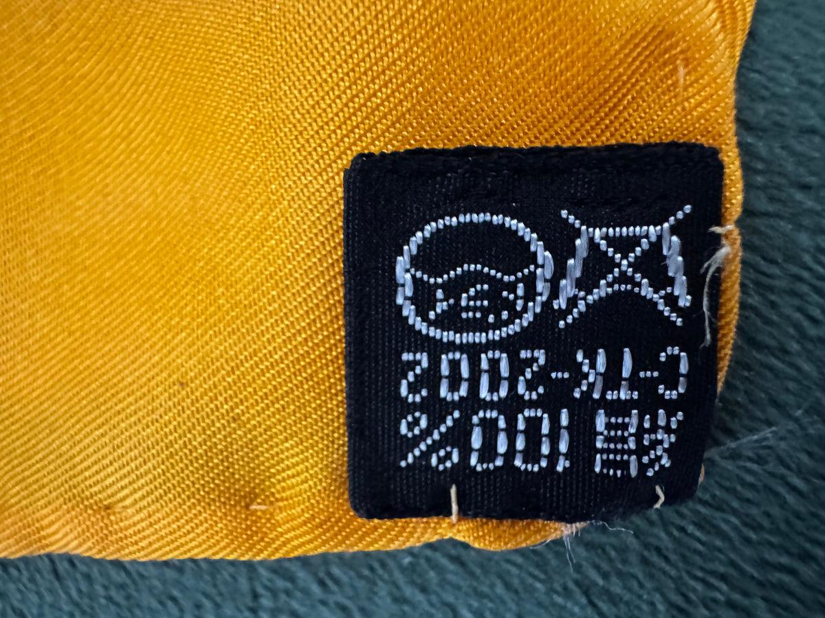 Écharpe Foulard Yves Saint Laurent Vintage en Soie Jacquard – Jaune Tournesol Éclatant (Made in Japan)