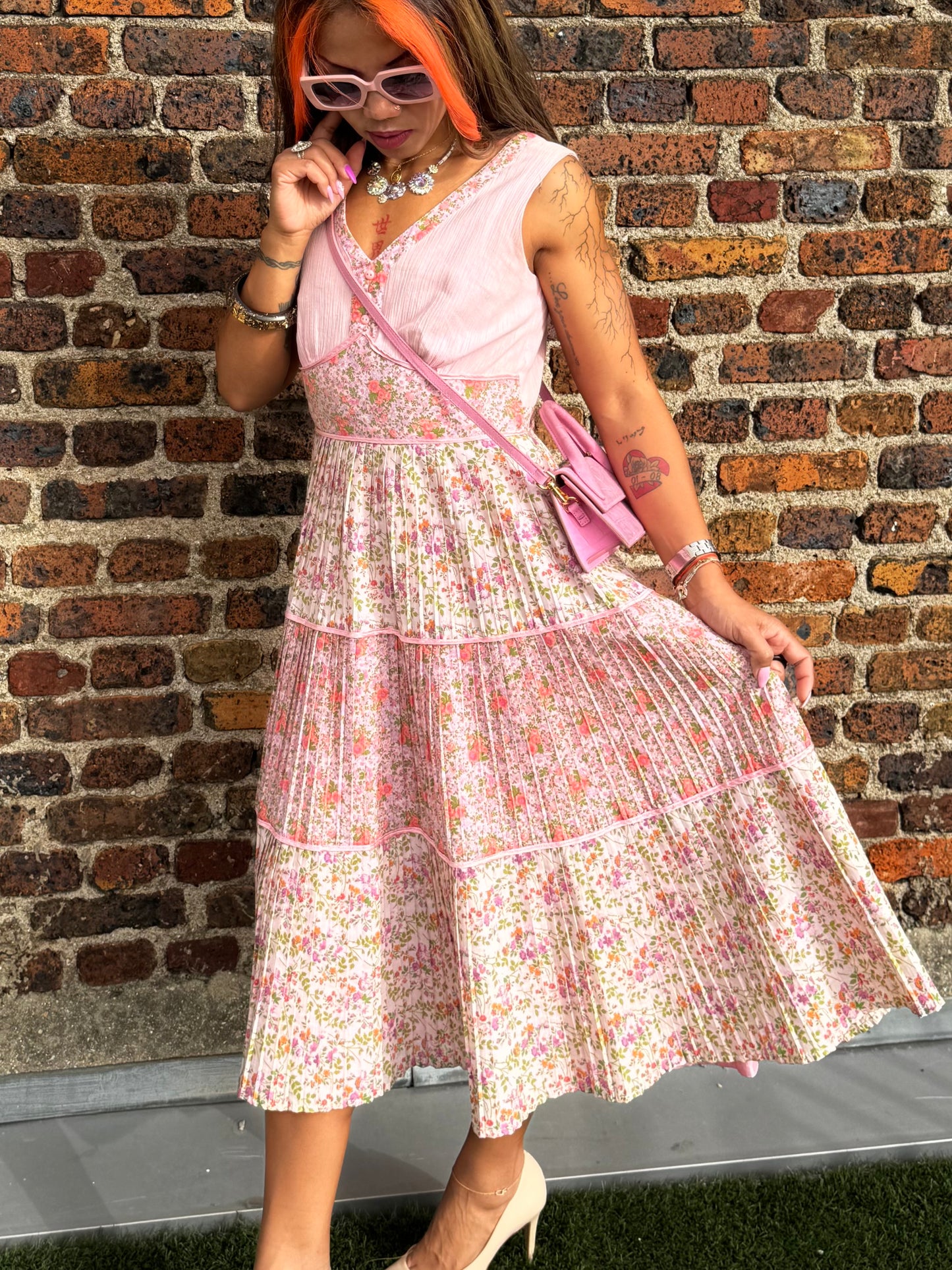 Robe vintage fleurie rose – robe romantique plissée style parisien