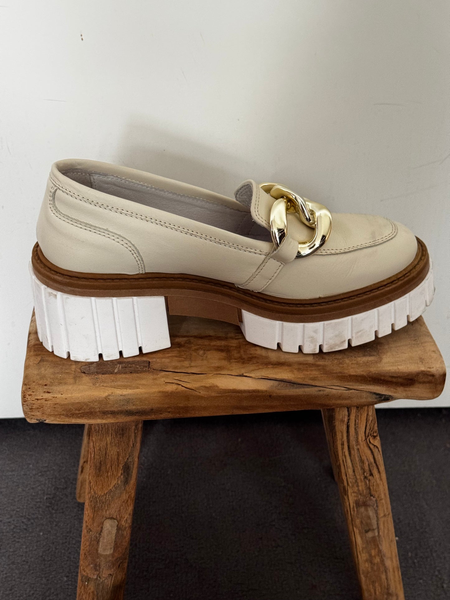 Mocassins Plateforme Cuir Blanc – Chaîne Dorée – Made in Italy – Taille 37