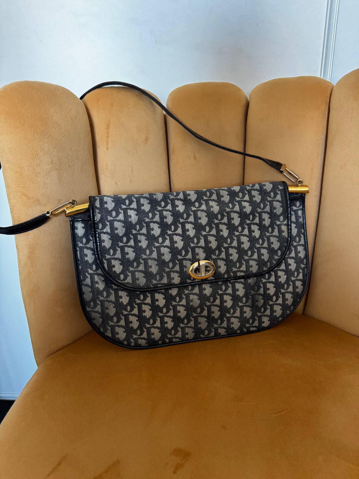 Sac Besace Christian Dior Vintage – Monogramme Trotter Oblique Bleu Marine & Boucle CD