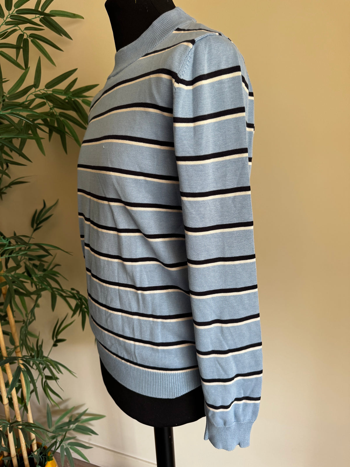 Pull Léger Col Montant Sandro Paris Vintage – Mailles Fines à Rayures Bleu Ciel, Noir & Crème