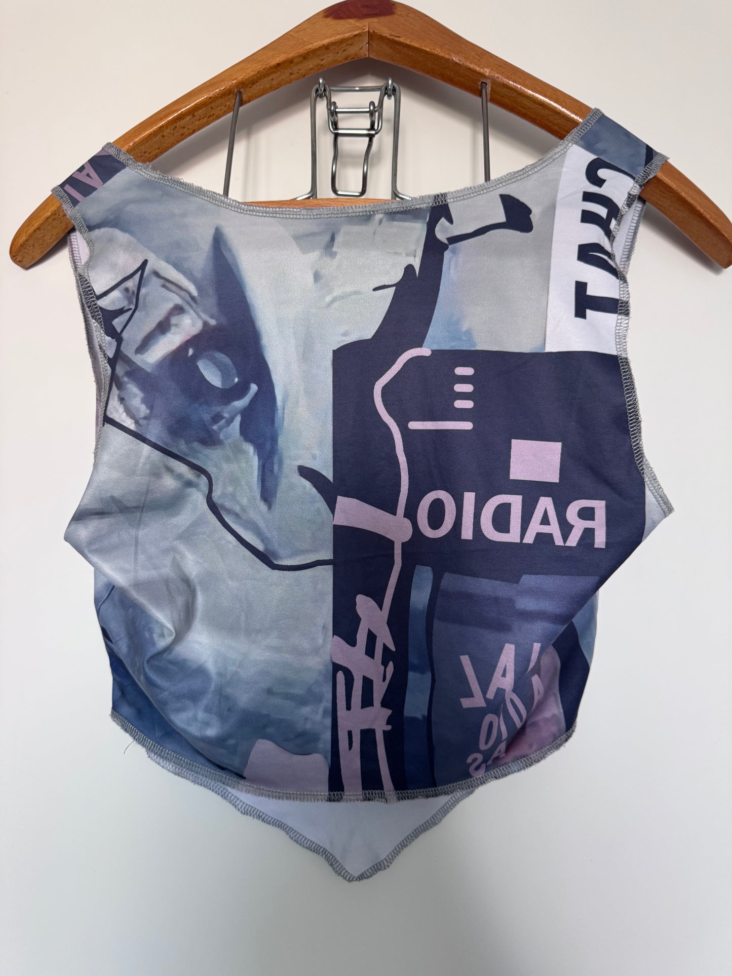 Top asymétrique imprimé graphique Y2K – Taille S – Style streetwear
