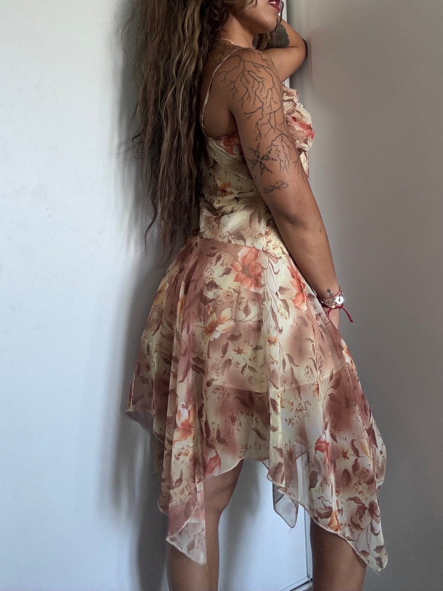 Robe asymétrique fleurie New Style Fashion – Taille S