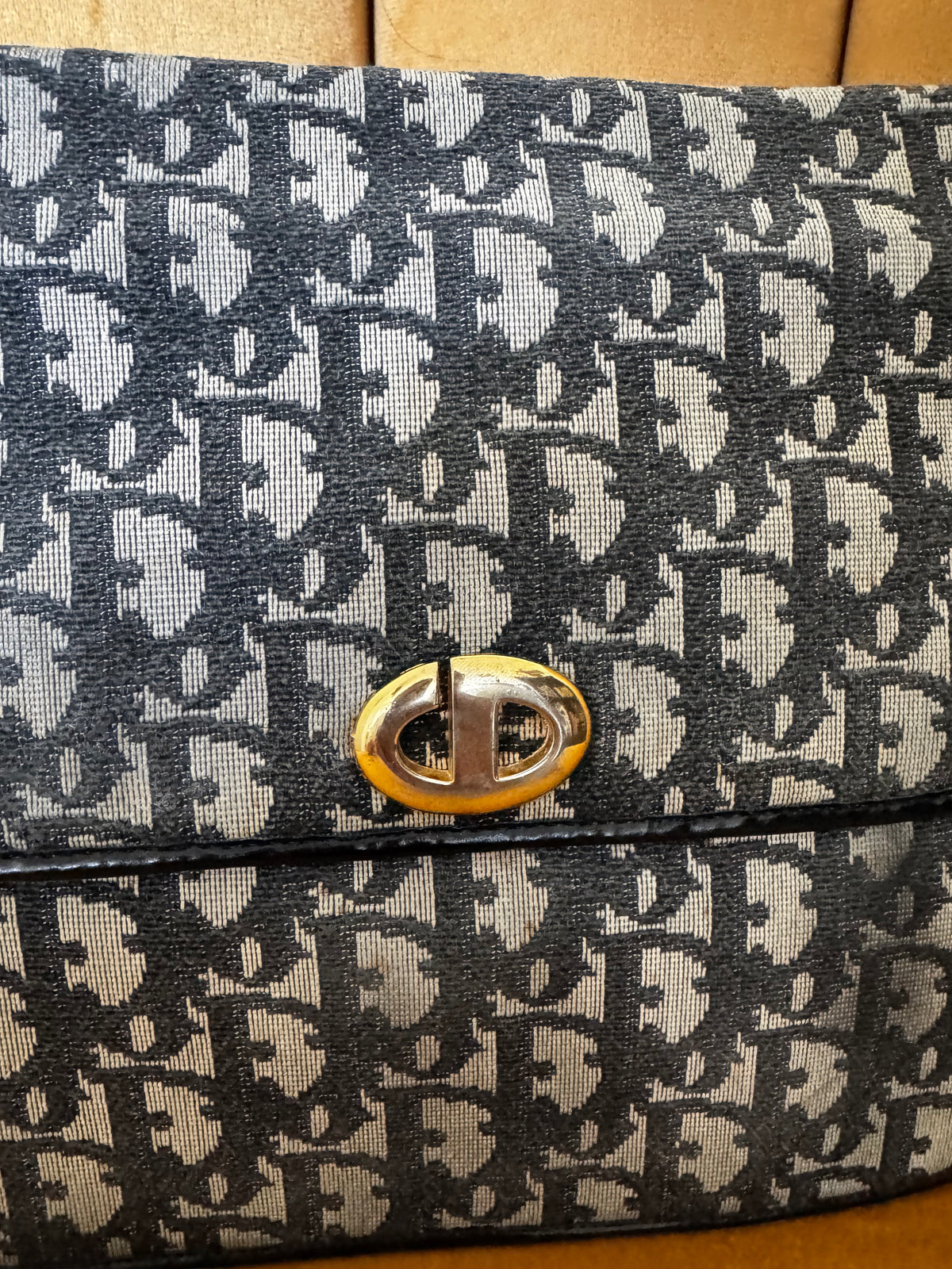 Sac Besace Christian Dior Vintage – Monogramme Trotter Oblique Bleu Marine & Boucle CD