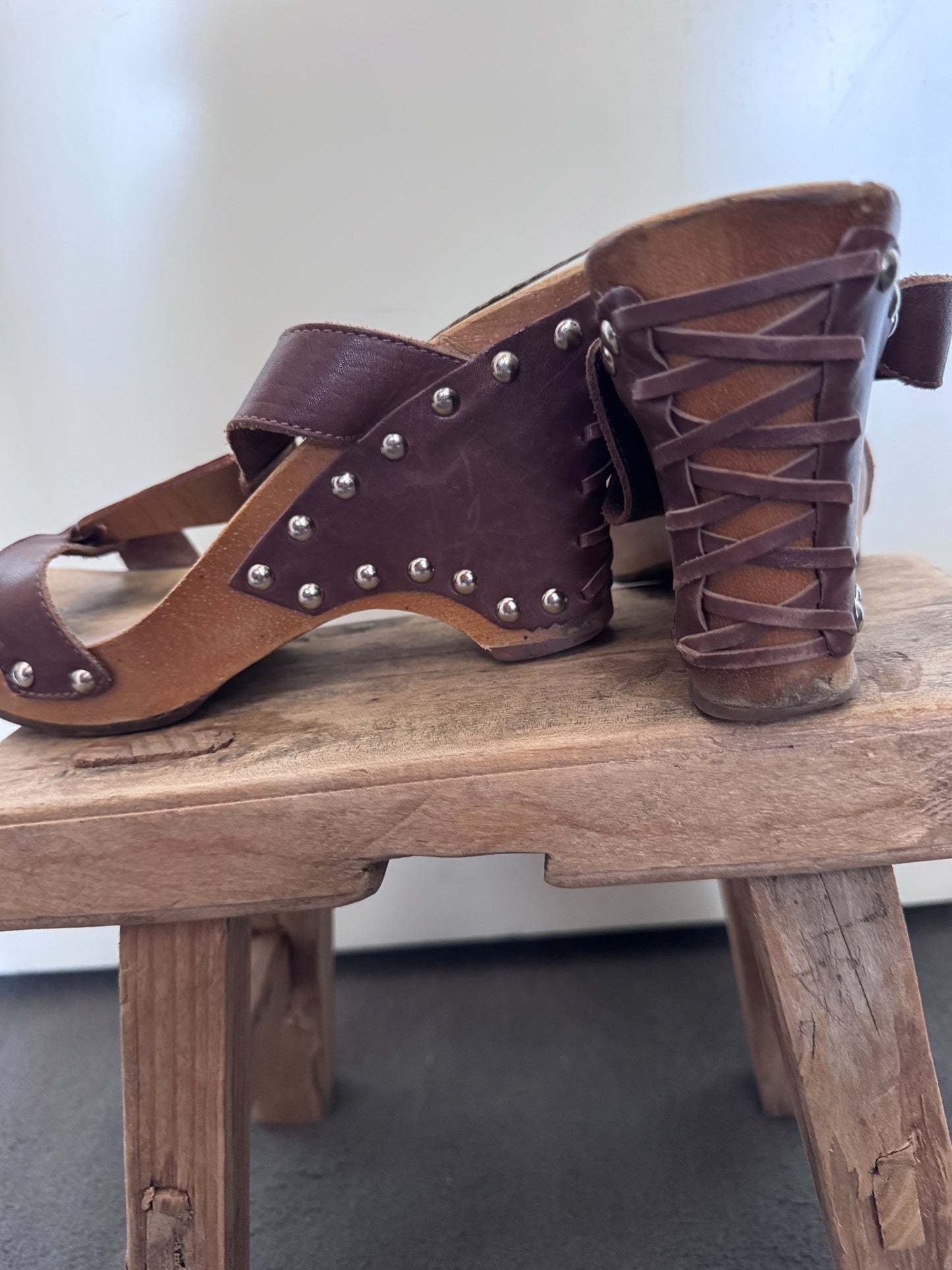 Sandales plateforme Playboy en cuir et bois – Made in Brazil