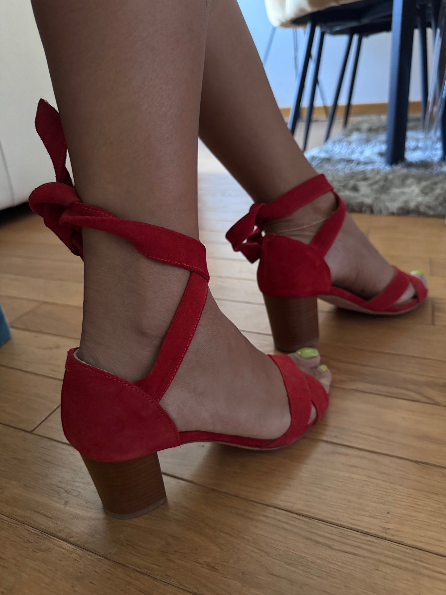 Sandales Bobbies rouges en cuir véritable – Talon carré – Made in Portugal