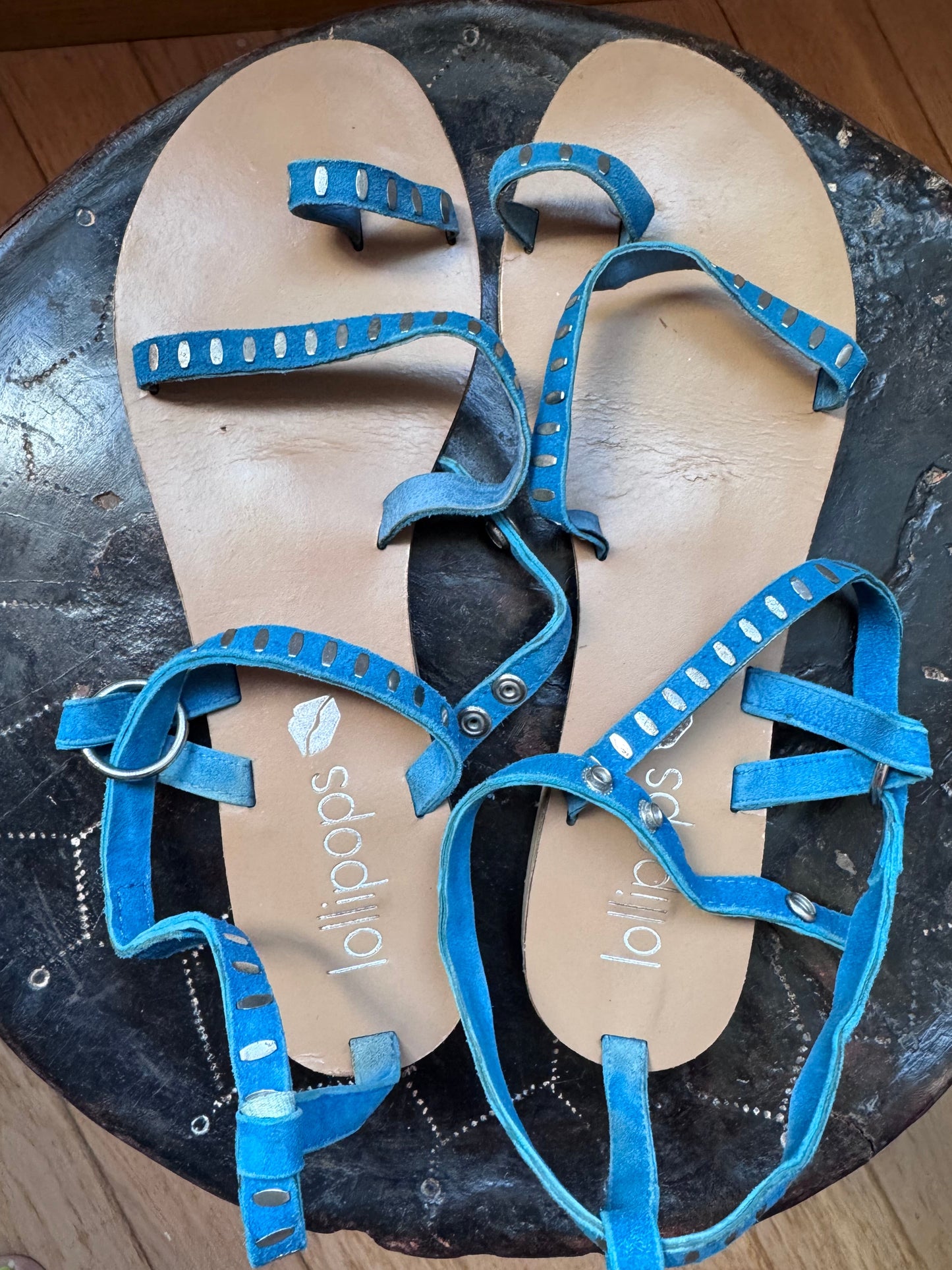 Sandales plates Lollipops en cuir daim bleu turquoise