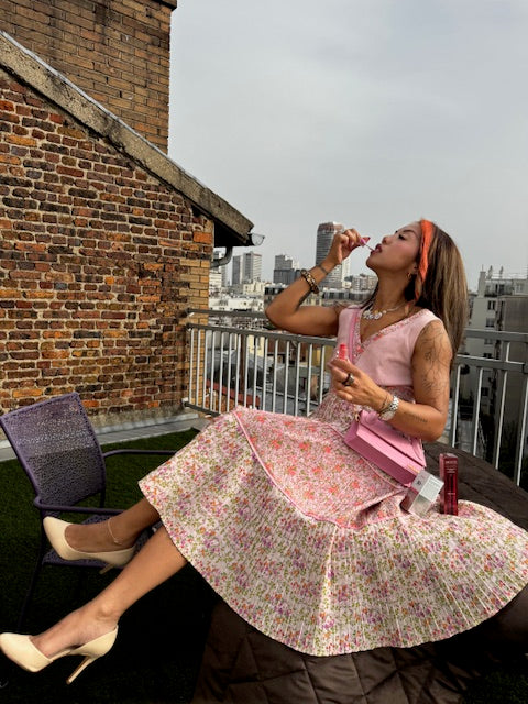 Robe vintage fleurie rose – robe romantique plissée style parisien