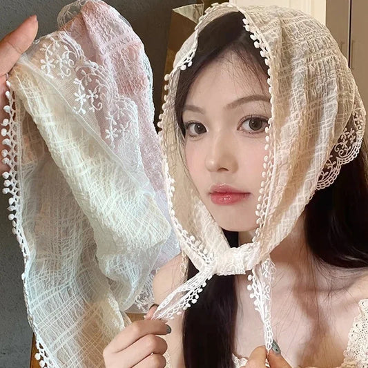 FOULARD EN DENTELLE RETRO